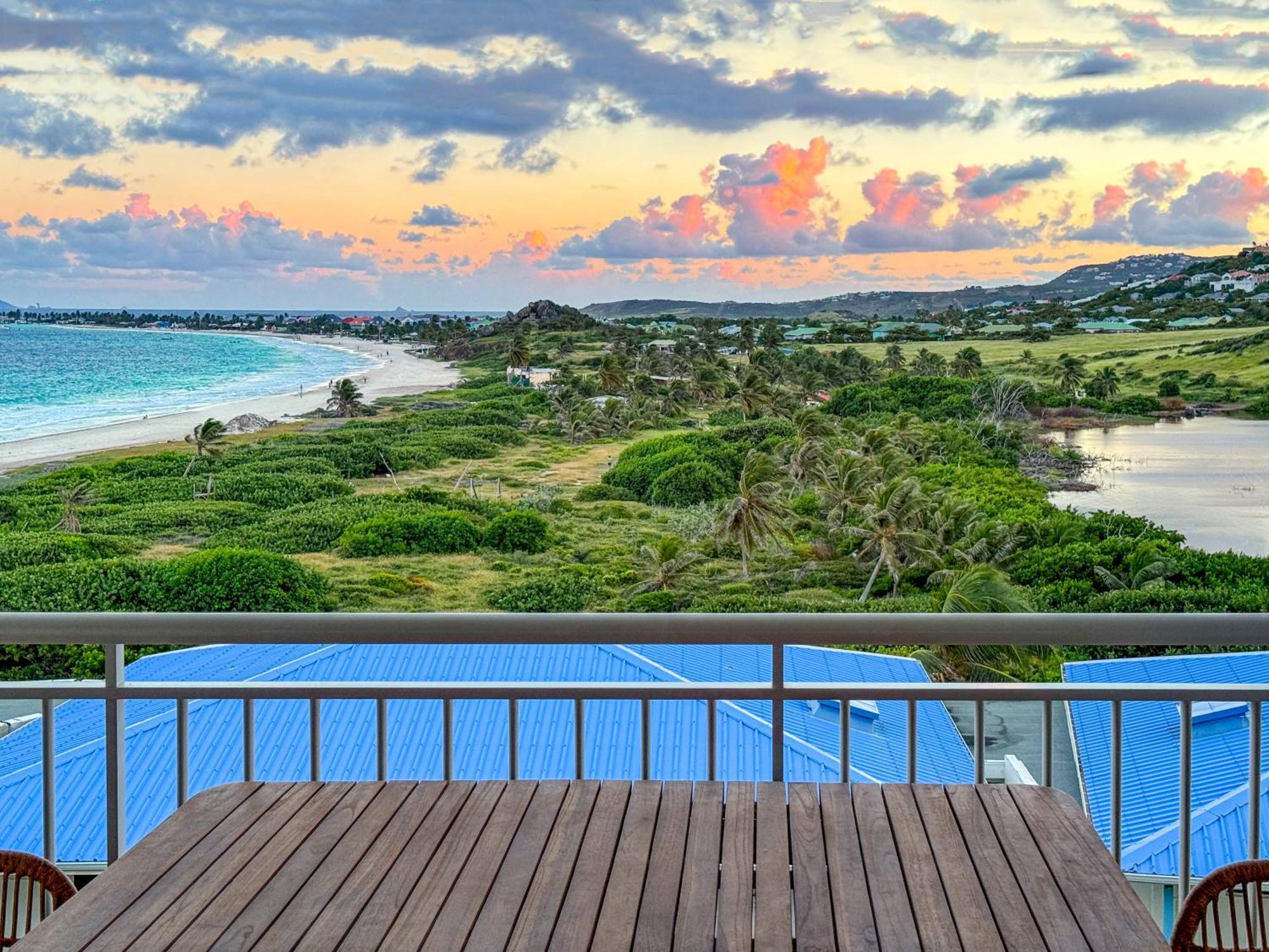 Top Floor Unit 520 Ft2 - 48 M2 With Stunning Dominant View On Ocean, St Barth, Orient Bay Apartamento Cul de Sac Exterior foto